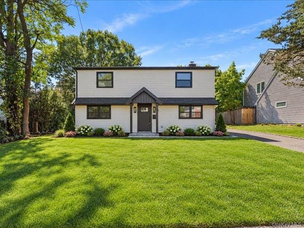 6 Slocum Avenue , Port Washington, NY 11050