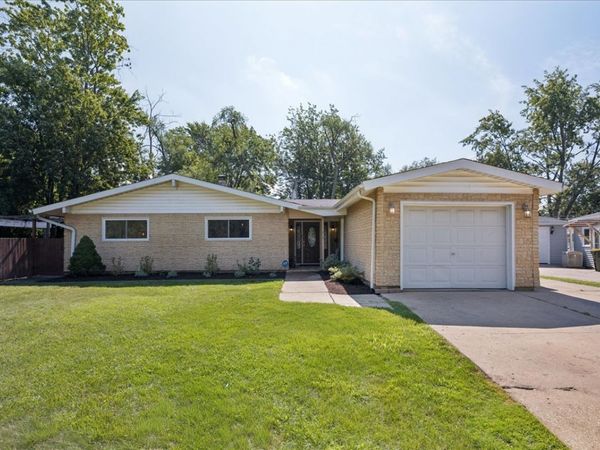 453 Elder Lane , Glenview, IL 60025