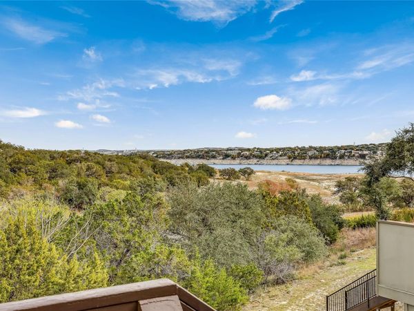 125 Comanche PT, Point Venture, TX 78645