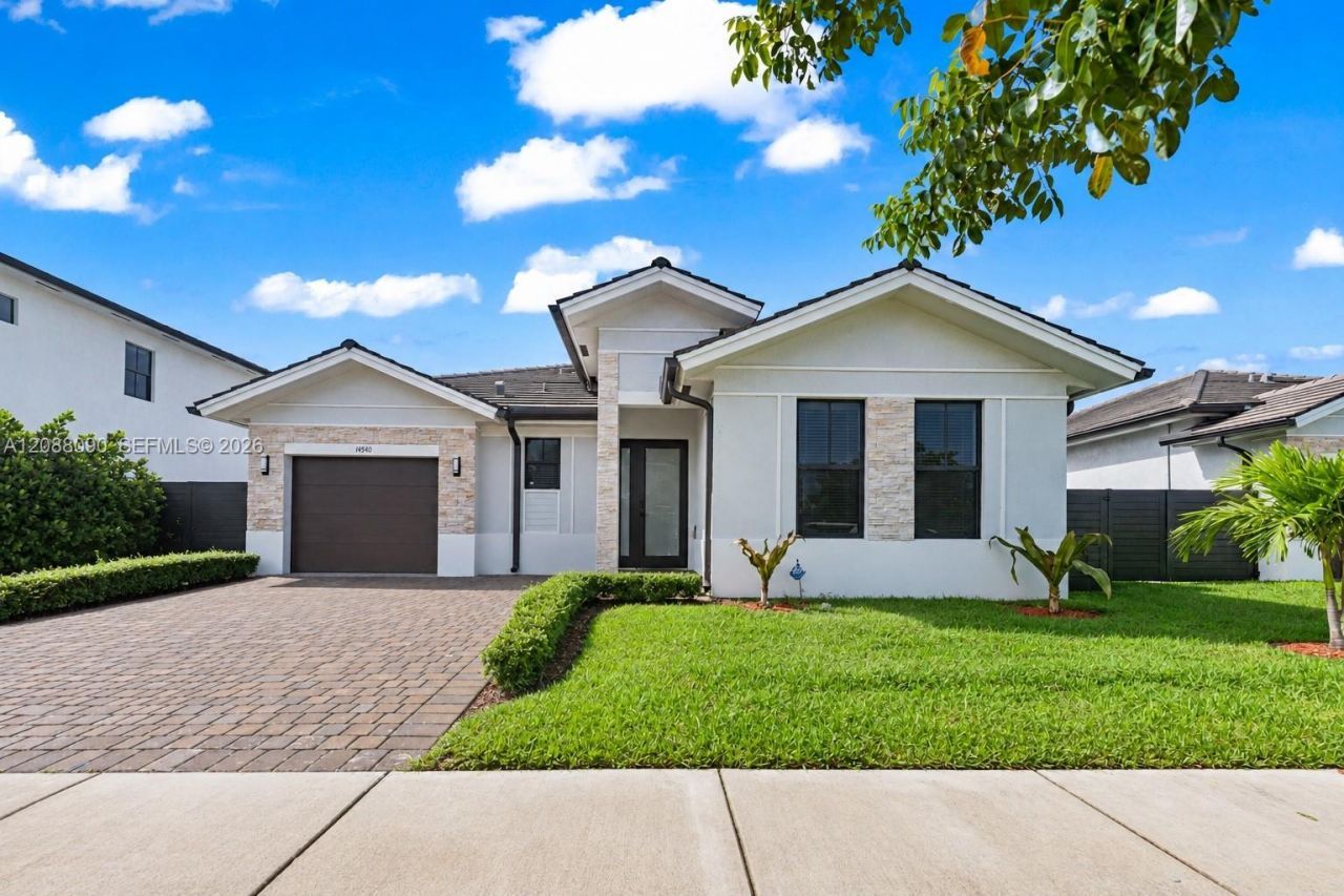 14540 SW 22nd St, Miami, FL 33175 Main Photo