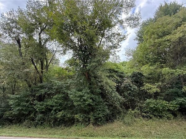 Riverside Avenue NW, Massillon, OH 44647