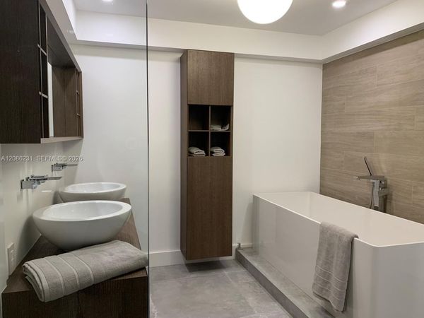 210 Sea View Dr , Unit 506, Key Biscayne, FL 33149