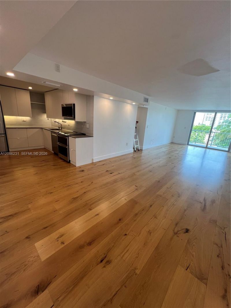 210 Sea View Dr, Unit 506, Key Biscayne, FL 33149 Photo