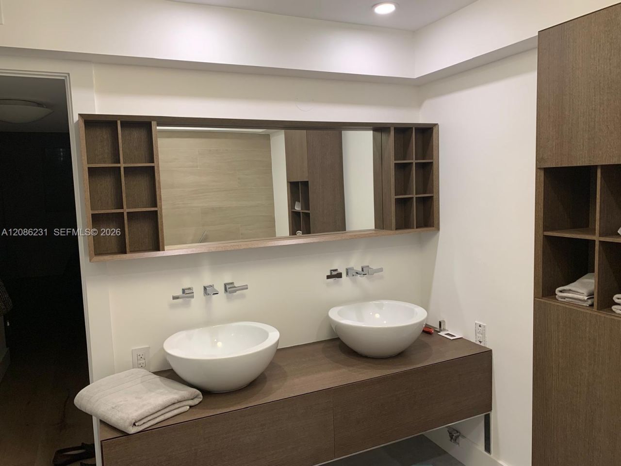 210 Sea View Dr, Unit 506, Key Biscayne, FL 33149 Photo