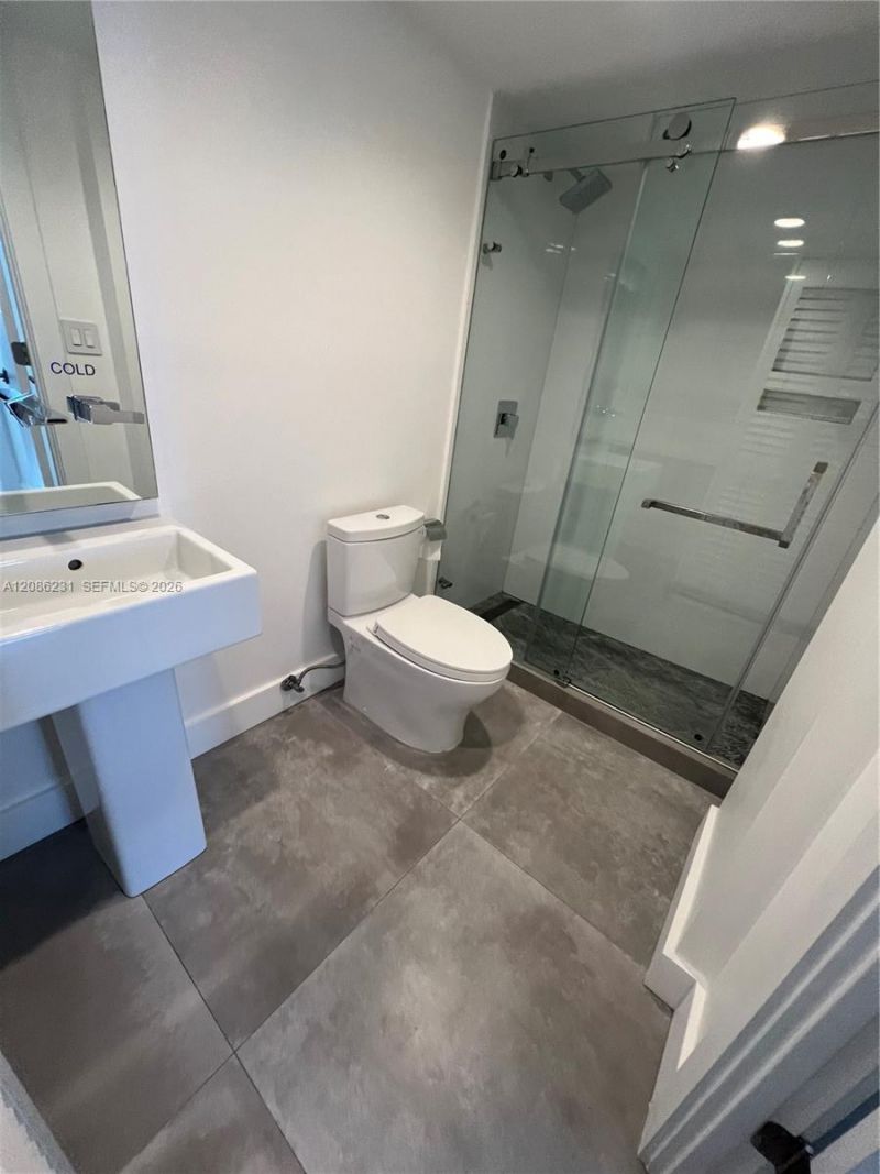 210 Sea View Dr, Unit 506, Key Biscayne, FL 33149 Photo