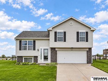 14412 Canyon Drive, Bellevue, NE 68123