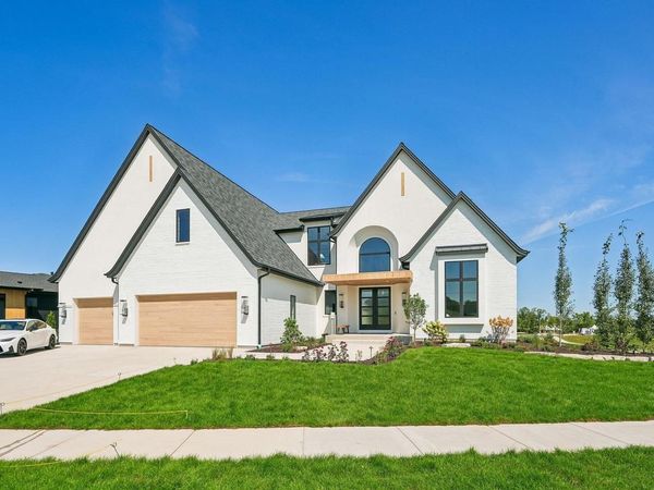N50W18626 Woodfield WAY, Menomonee Falls, WI 53051