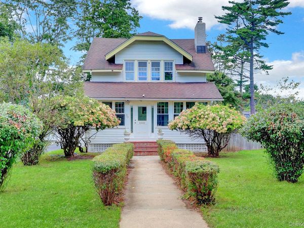 30 Brentwood Parkway , Brentwood, NY 11717