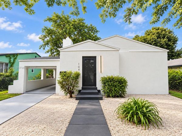 1043 NW 48th St , Miami, FL 33127