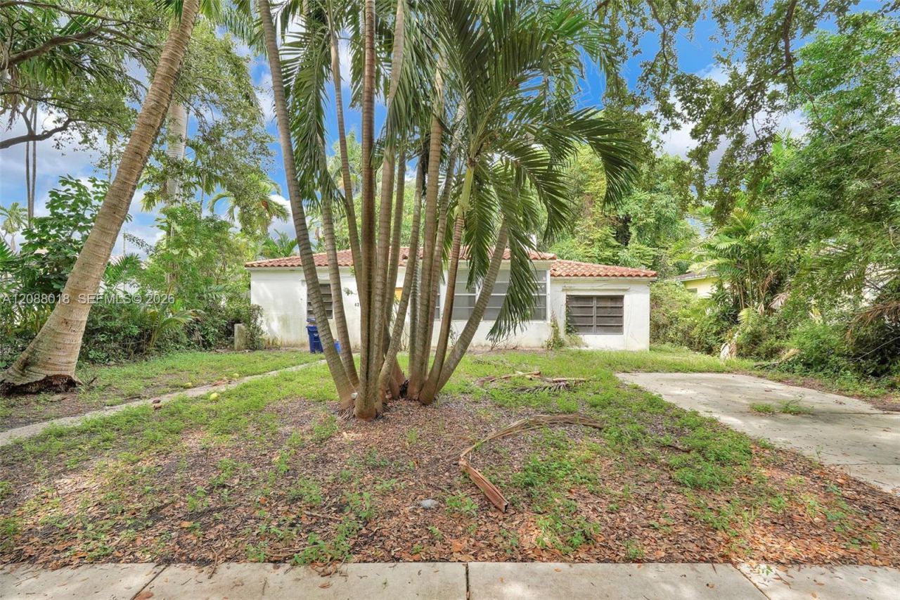 424 Minola Dr, Miami Springs, FL 33166 Main Photo