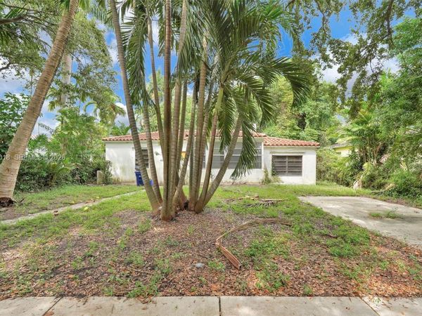 424 Minola Dr , Miami Springs, FL 33166