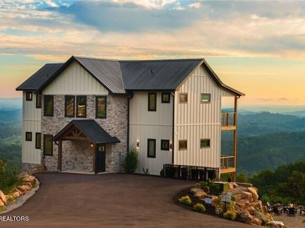 859 Copper Pot Way, Sevierville, TN 37876