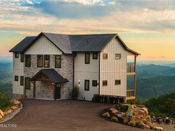 859 Copper Pot Way , Sevierville, TN 37876