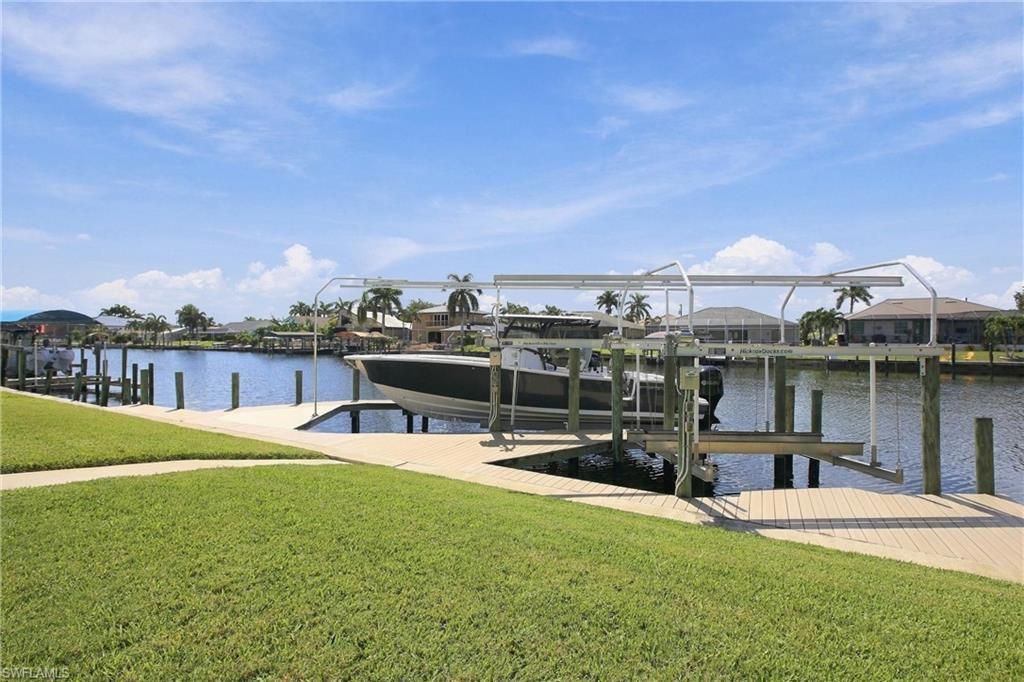 1932 Palaco Grande Pkwy, Cape Coral, FL 33904 Photo
