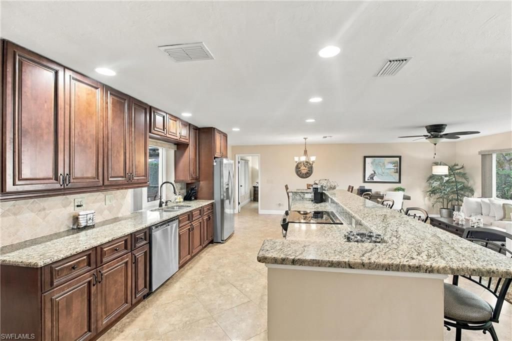 1932 Palaco Grande Pkwy, Cape Coral, FL 33904 Photo