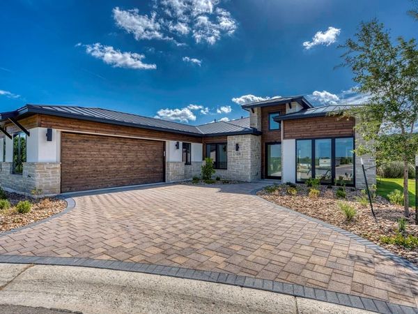 126 Via Roma CT, Horseshoe Bay, TX 78657