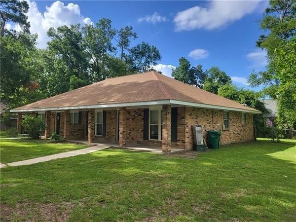 300 LIVE OAK Boulevard , Unit B, Mandeville, LA 70471