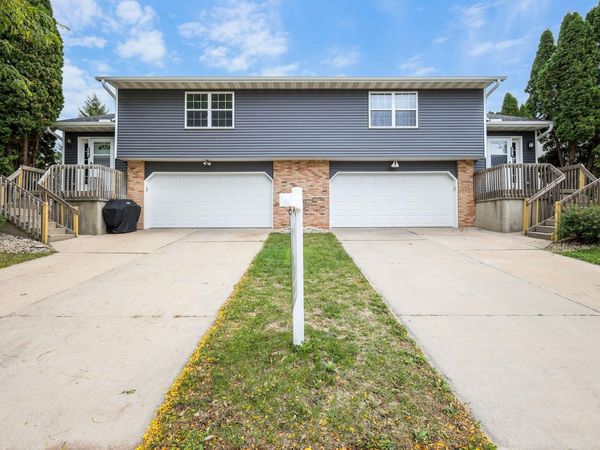824 N Clover Lane, Cottage Grove, WI 53527