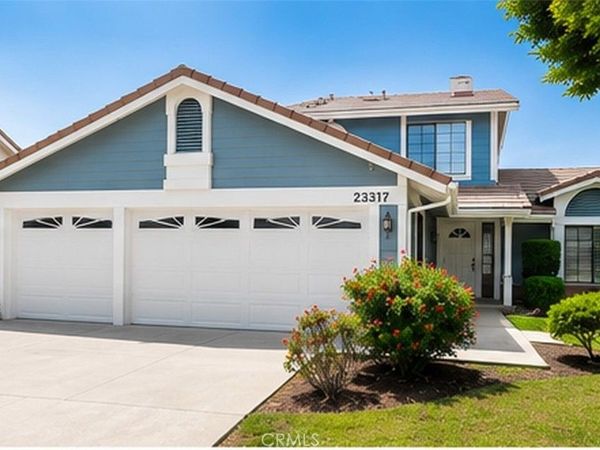23317 Saticoy Street, Canoga Park, CA 91304