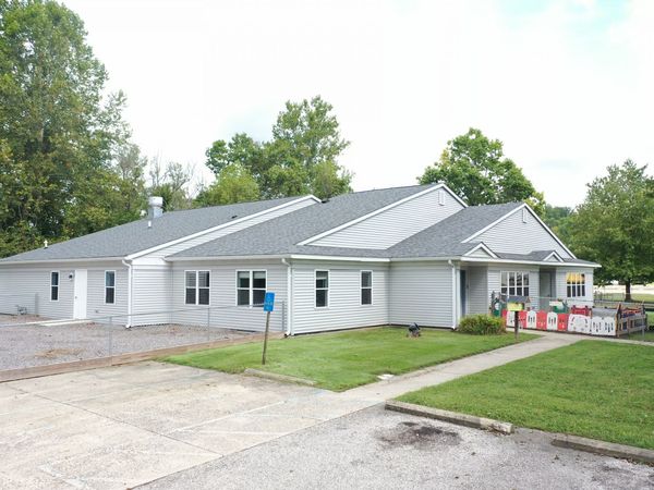 911 W Hillside Avenue , Spencer, IN 47460