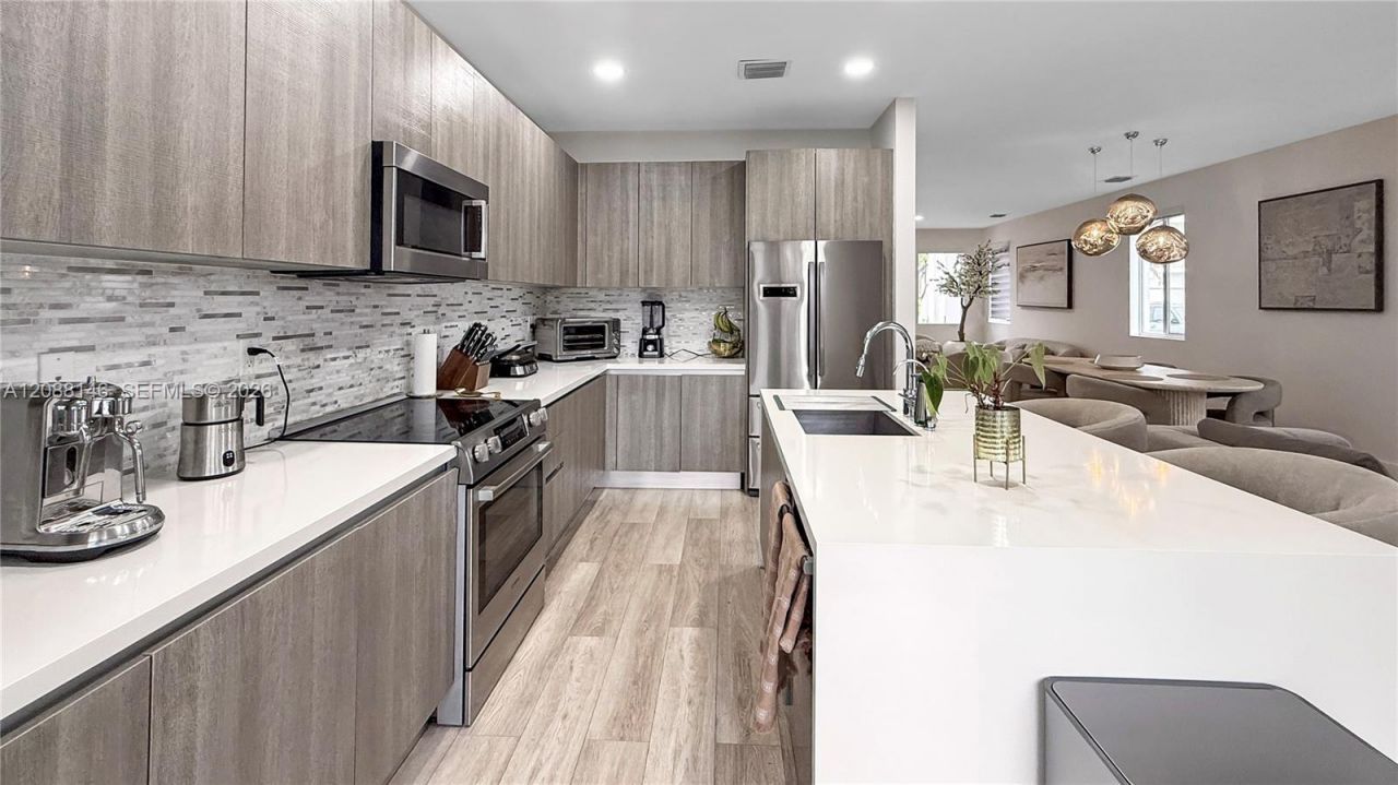 10232 NW 71st Ter, Unit 10232, Doral, FL 33178 Photo