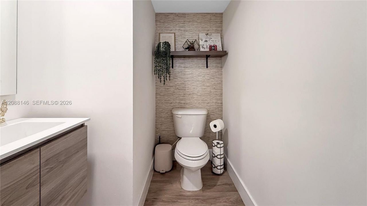 10232 NW 71st Ter, Unit 10232, Doral, FL 33178 Photo