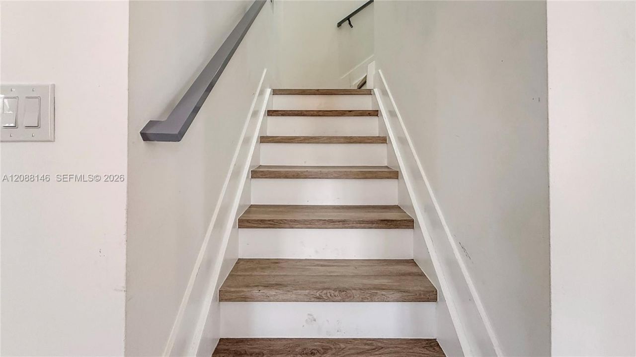 10232 NW 71st Ter, Unit 10232, Doral, FL 33178 Photo