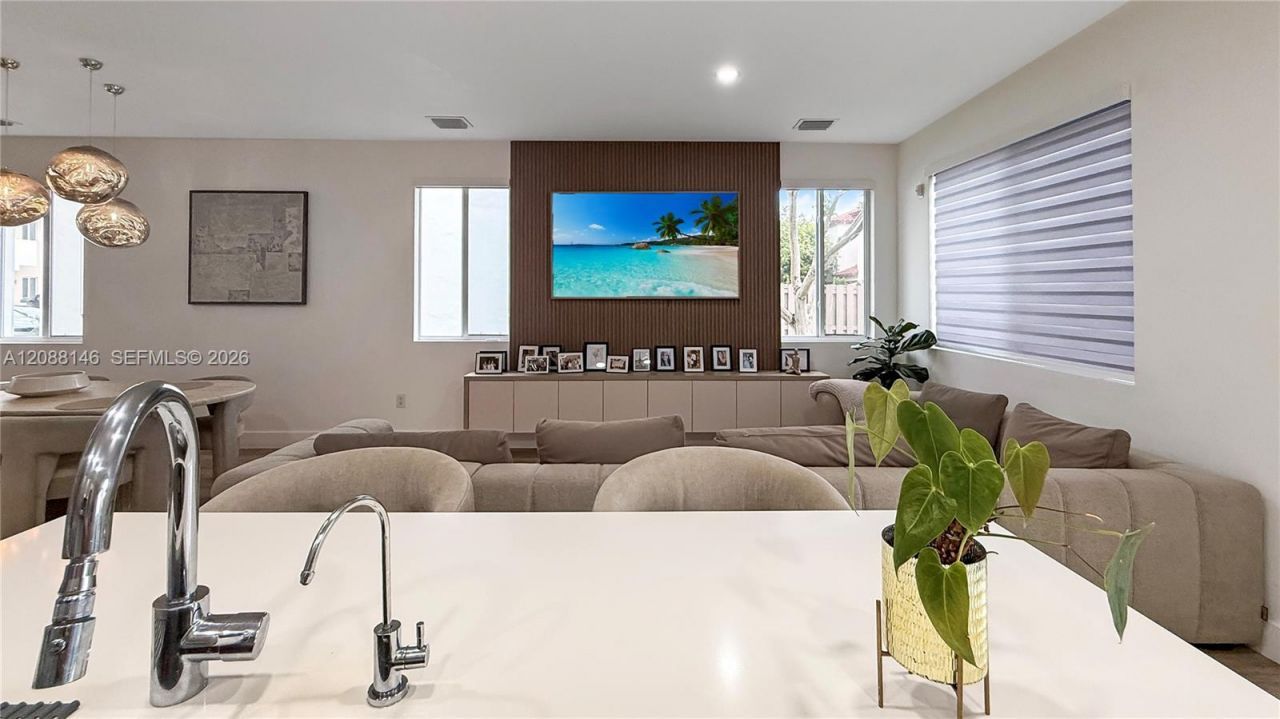 10232 NW 71st Ter, Unit 10232, Doral, FL 33178 Photo