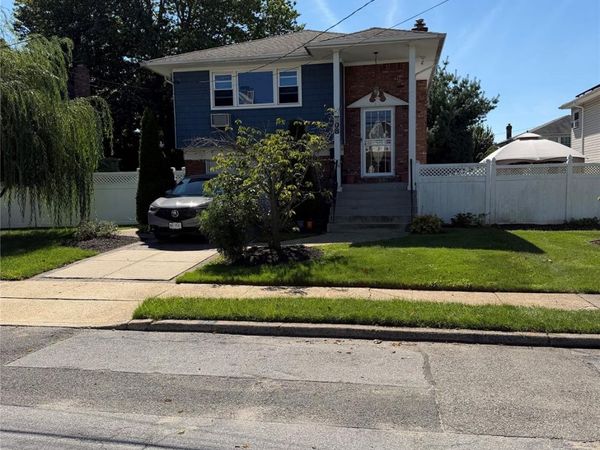 708 Parsonage Street , Baldwin, NY 11510