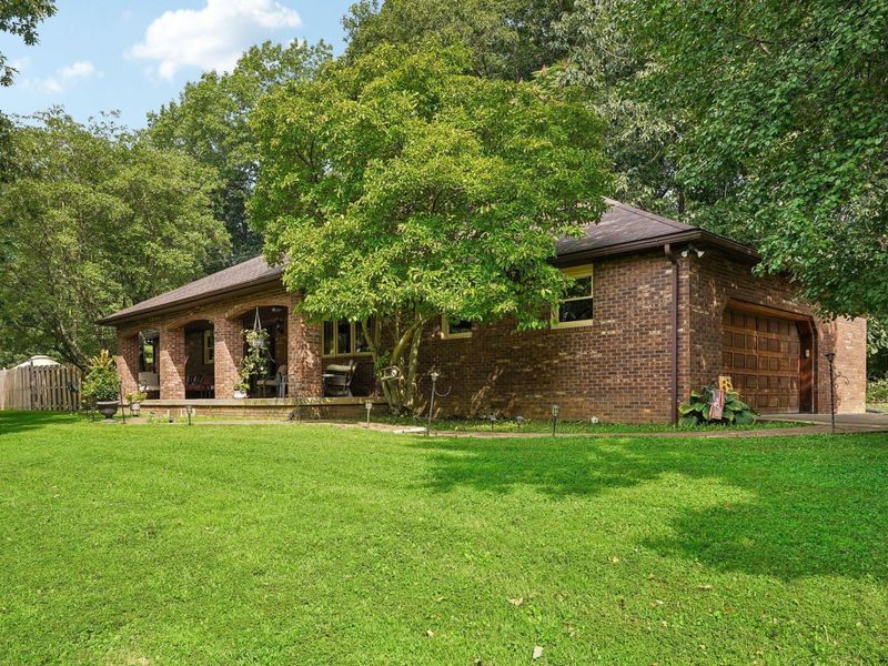 1325 Ellen Drive, Zanesville, OH 43701 Photo 2