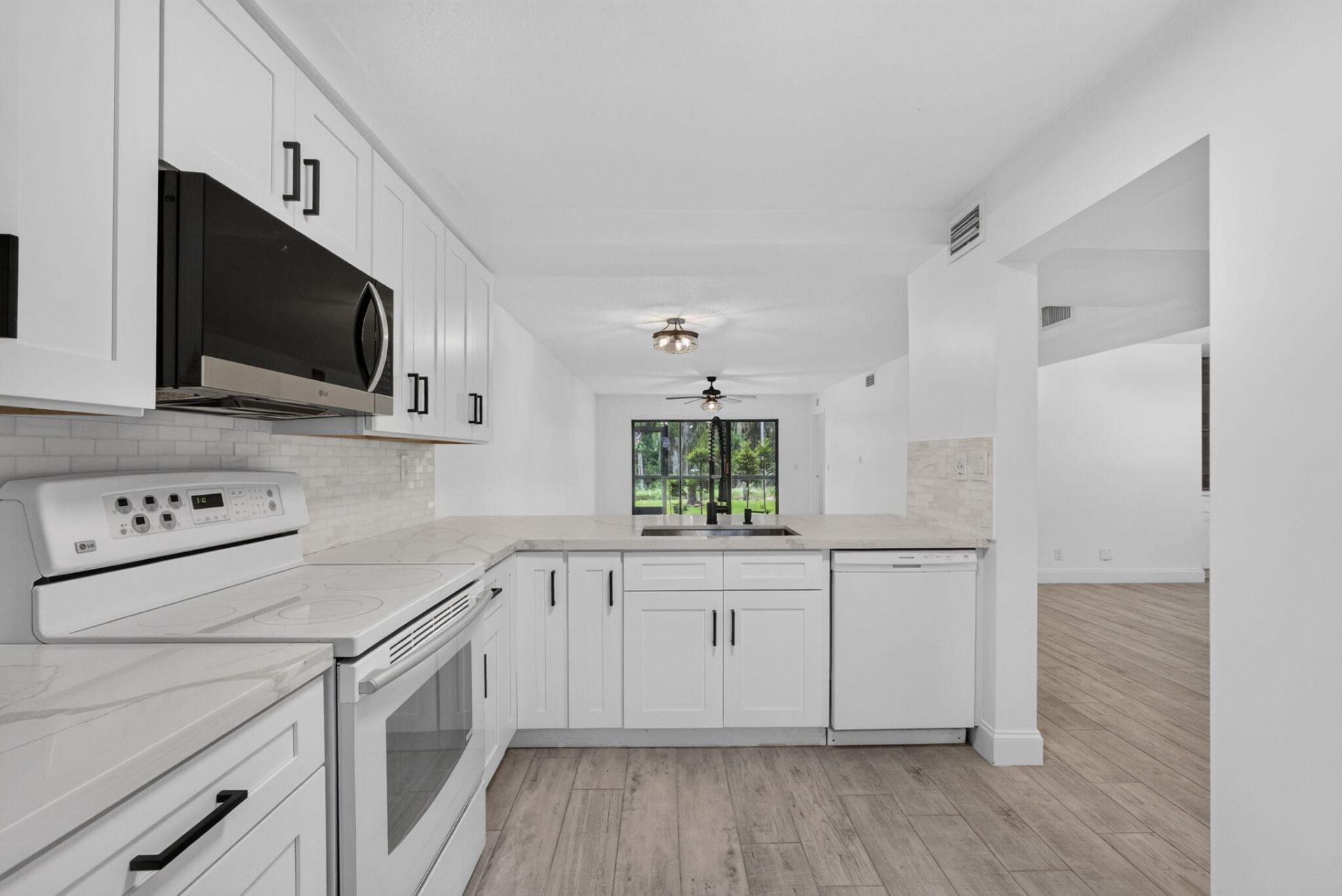 1701 Sabal Ridge Circle, Unit D, Palm Beach Gardens, FL 33418 Photo