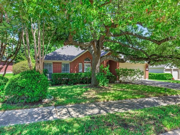 1402 Club Chase DR, Pflugerville, TX 78660