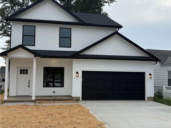 672 E 331st, Eastlake, OH 44095