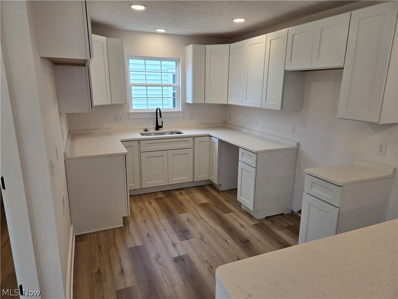 672 E 331st, Eastlake, OH 44095 Photo 2