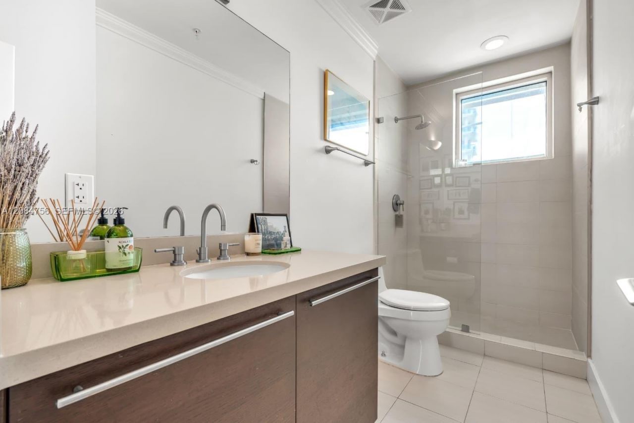 7928 East Dr, Unit 604, North Bay Village, FL 33141 Photo