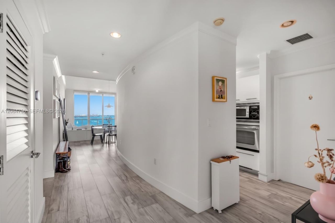 7928 East Dr, Unit 604, North Bay Village, FL 33141 Photo