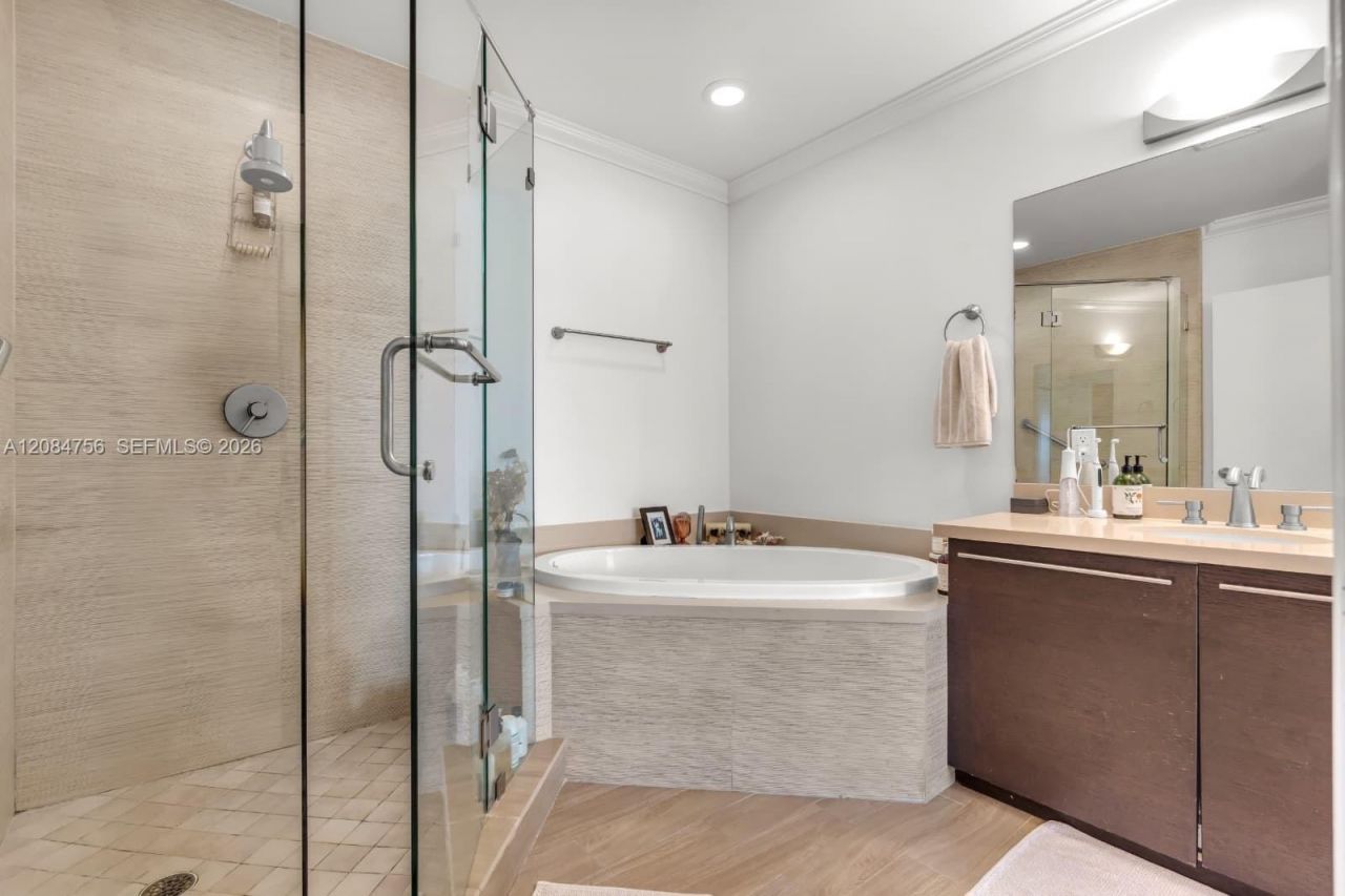 7928 East Dr, Unit 604, North Bay Village, FL 33141 Photo