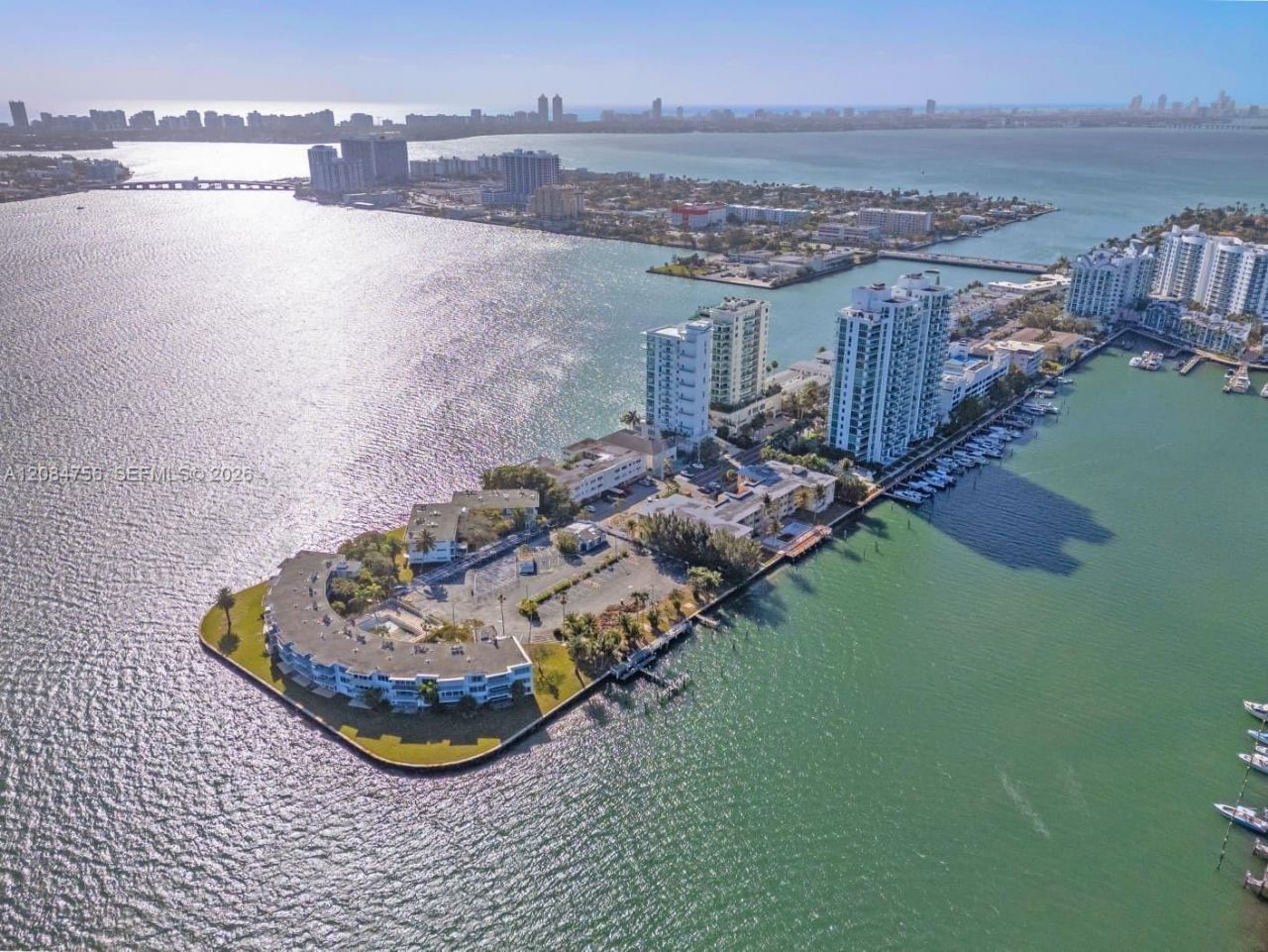 7928 East Dr, Unit 604, North Bay Village, FL 33141 Photo
