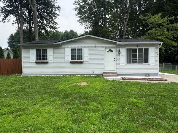 50738 Peggy Lane, Chesterfield Township, Mi 48047