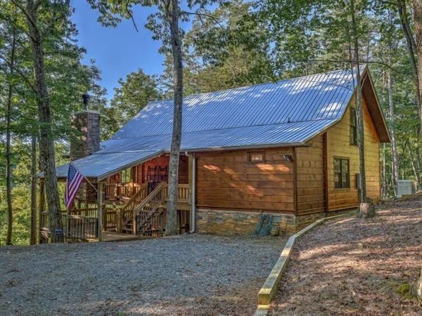 20 Smith Hill Road, Blue Ridge, GA 30513