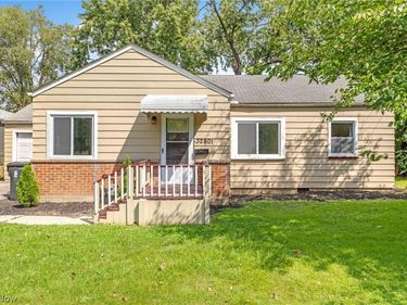 32801 Baldwin Road, Solon, OH 44139