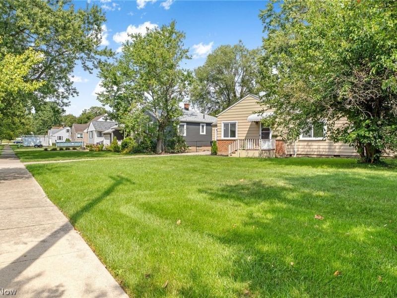 32801 Baldwin Road, Solon, OH 44139 Photo 3