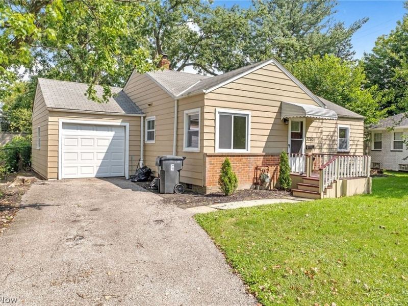 32801 Baldwin Road, Solon, OH 44139 Photo 4