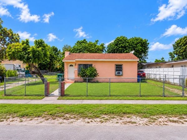915 RUTLAND Street, Opa-Locka, FL 33054