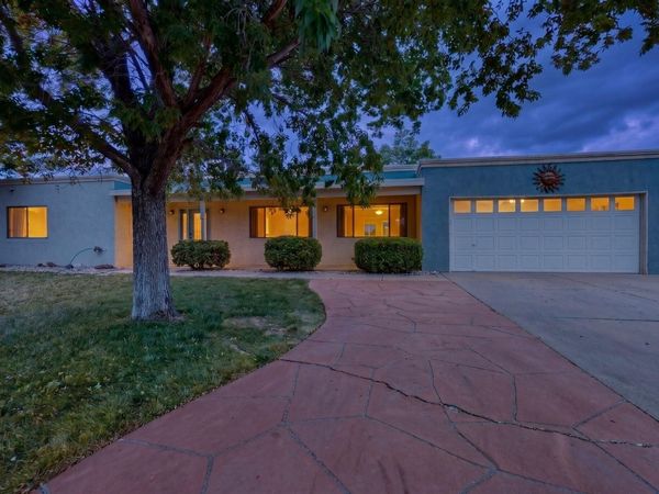 5504 Palomino Drive NW, Albuquerque, NM 87120
