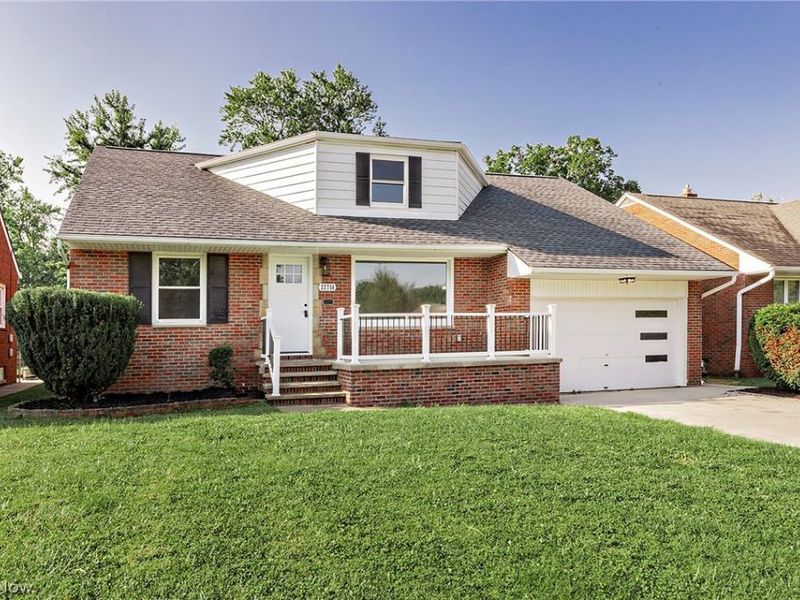 22750 Fairlawn Drive, Euclid, OH 44117 Photo 2