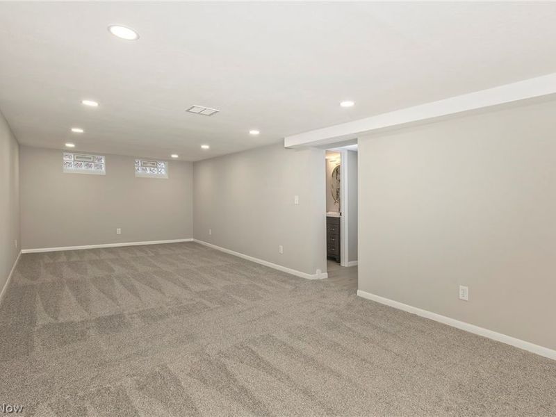 22750 Fairlawn Drive, Euclid, OH 44117 Photo 40