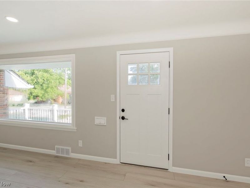 22750 Fairlawn Drive, Euclid, OH 44117 Photo 8