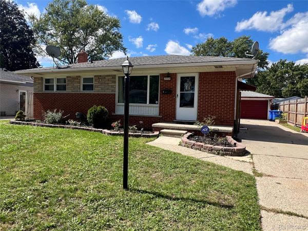 25529 Marilyn Avenue , Warren, Mi 48089