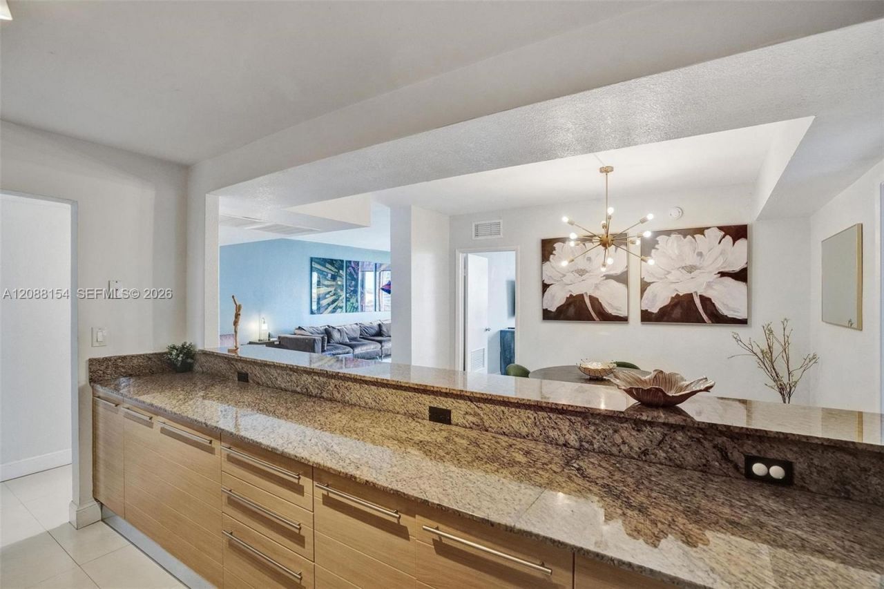 19370 Collins Ave, Unit 816, Sunny Isles Beach, FL 33160 Photo